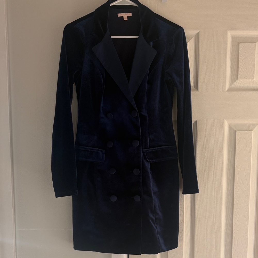 Tuxedo-Style Velvet Dress - Picture 2 of 6